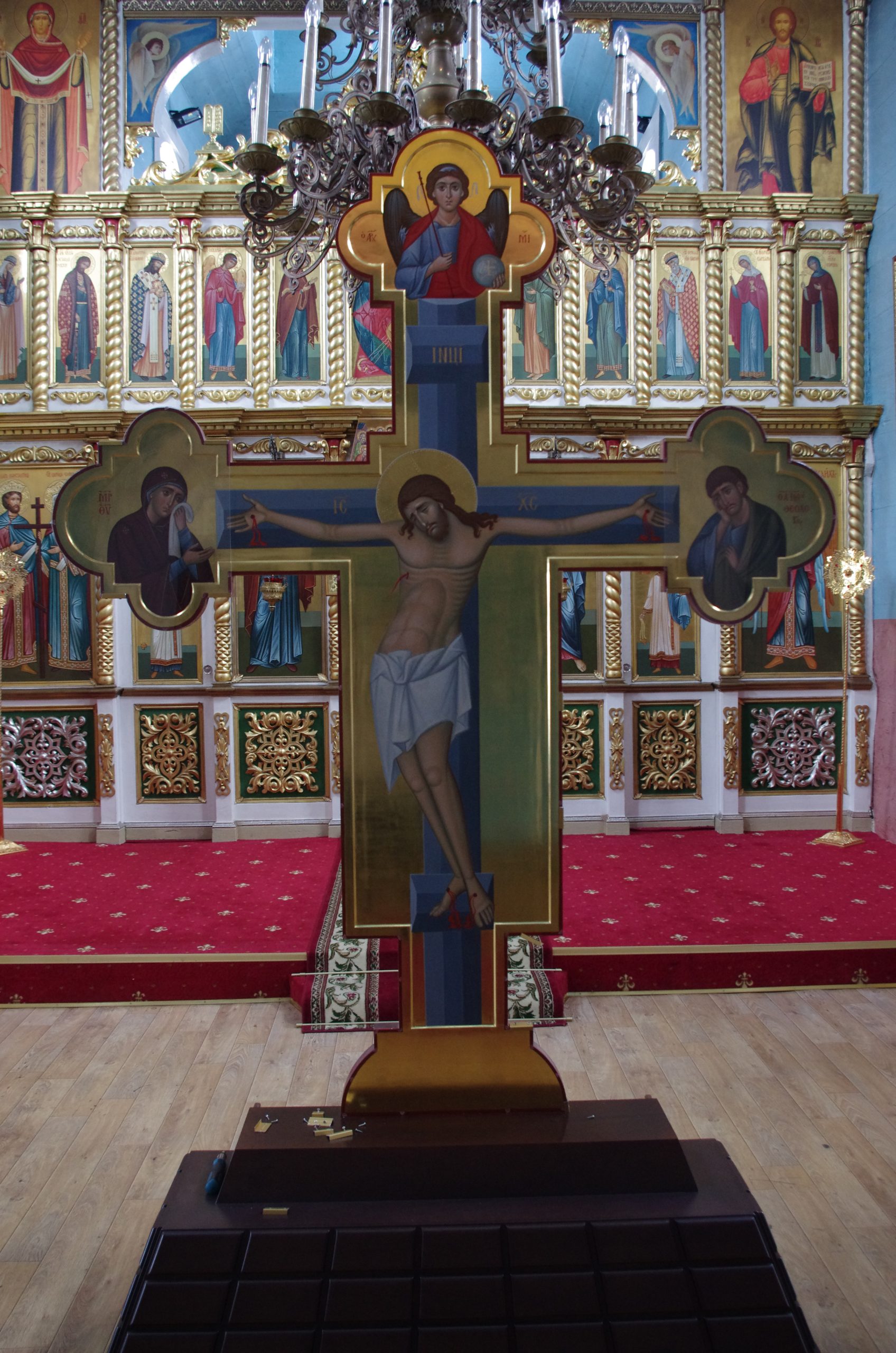 Крест в Храме